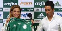 Leila Pereira na apresenta&ccedil;&atilde;o do atacante paraguaio Lucas Barrios  Foto: Fabio Menotti/Ag. Palmeiras