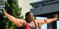A lutadora de sumô Sharran Alexander consome 5 mil calorias por dia e pesa 171,5 kg  Foto:  Sharran Alexander/Facebook / Reprodução