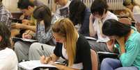 Fique atento aos enunciados das questões de múltipla escolha: todos os dados são importantes  Foto: Marcos Santos/USP Imagens/Fotos Públicas