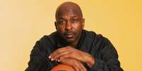 Retrato de Moses Malone no Hall da Fama da NBA.  Foto: Kent Smith/NBAE / Getty Images