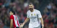 Benzema teve atuação apagada pelo Real Madrid no clássico contra o Barcelona, vencido por este pelo placar de 4 a 0 em pelo estádio Santiago Bernabeu, em Madri  Foto: Juan Manuel Serrano Arce / Getty Images 