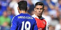 Desentendimento entre Diego Costa e Gabriel Paulista não agradou Del Bosque, que preferiu não convocar o atacante  Foto: Reprodução / Premier League