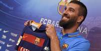 Arda Turán vai ter que esperar mais um pouco para vestir a camisa do Barcelona  Foto: Uefa.com