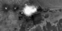 Imagem divulgada pelo Ministério de Defesa russo mostra bombardeio na Síria.  Foto: EFE