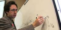 Harald Helfgott começou a se colocar questões matemáticas, ligadas a raiz quadrara e ao infinito, aos 8 anos  Foto: BBCBrasil.com