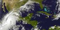 Imagem de satélite mostra a aproximação do furacão Patricia que se dirige rumo ao México  Foto: EFE