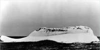 Para alguns especialistas, esse pode ser o iceberg que afundou o "Titanic"  Foto: Guarda Costeira Americana