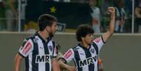 Luan, jogador do Atlético-MG, comemora seu gol durante partida contra a Ponte Preta.  Foto: Andre Yanckous/Agif/Gazeta Press