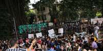 Estudantes protestam contra o projeto de reorganização das escolas estaduais  Foto: Renato S. Cerqueira / Futura Press