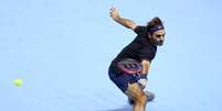 Federer não precisou do 3º set para derrotar Djokovic em Londres  Foto: Clive Brunskill / Getty Images