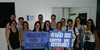 Alunos da Uezo protestam contra condições precárias da instituição   Foto: Facebook / Reprodução