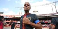 Luis Fabiano se despediu do Morumbi com vitória no último sábado (28)  Foto: Leonardo Benassatto / Futura Press