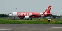 Airbus A320-200, da companhia AirAsia, caiu no dia 28 de dezembro de 2014 nas águas da ilha de Bornéu e matou as 162 pessoas que estavam a bordo  Foto: Getty Images