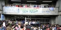 Em assembleia na terça-feira (1), alunos decretaram greve  Foto: Tânia Rêgo / Agência Brasil