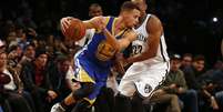 Sempre ele! Curry chegou a 28 pontos em mais uma vit&oacute;ria do Warriors  Foto: Rich Schultz / Getty Images
