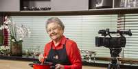 A vida da apresentadora Palmirinha Onofre é em si uma lição e, aos 84 anos, ela vai compartilhar suas receitas e suas histórias para empreendedores no site eduK  Foto: Luiz Padovan / eduK