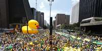 Protesto pede o impeachment da presidente do Brasil, Dilma Rousseff, na Avenida Paulista em São Paulo, SP, neste domingo (13).  Foto: Suamy Beydoun/Futura Press