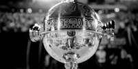 A desejada taça da Copa Libertadores da América  Foto: Getty Images