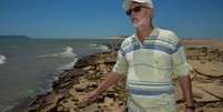 Casa Nova - Carlos de Castro, 63 anos, passeia pelas ruínas da antiga cidade de Casa Nova, inundada para a construção da barragem de Sobradinho   Foto: Agência Brasil