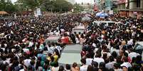 Multidão se reúne em Manila, capital das Filipinas, durante visita do papa Francisco em janeiro de 2015  Foto: Divulgação/BBC Brasil / BBC News Brasil