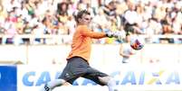 Goleiro Douglas defendeu o Bragantino na Série B de 2015  Foto: Roberto Filho/Agência Eleven / Gazeta Press