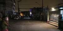 Quatro pessoas foram mortas e uma ficou ferida após ataque a um bar na rua Domingos de Abreuna no bairro da Vila Galvão, em Guarulhos, SP, na madrugada do dia 2 de janeiro.  Foto: Edison Temoteo/Futura Press