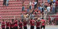 Jogadores do Ituano comemoram a classificação para as quartas de final da Copa São Paulo de Juniores 2016, após bater o Avaí, em partida válida pela quarta fase da competição.  Foto: Miguel Schincariol/Gazeta Press