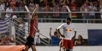 Ganso, jogador do S&atilde;o Paulo FC, comemora seu gol durante partida contra o Red Bull Brasil, v&aacute;lida pela primeira rodada da primeira fase do Campeonato Paulista 2016.  Foto: Marcello Zambrana/Agif/Gazeta Press