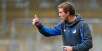 Julian Nagelsmann tem 28 anos e comanda o time principal do Hoffenheim  Foto: Twitter / Reprodução