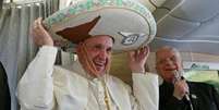 Papa Francisco usa sombrero e pede por um M&eacute;xico mais pr&oacute;spero e sem viol&ecirc;nci nem "traficantes da morte" &nbsp; &nbsp; &nbsp; &nbsp; &nbsp;&nbsp;  Foto: Ag&ecirc;ncia Brasil