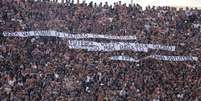 Torcida do Corinthians volta a protestar com faixas  Foto: Andr&eacute; Lucas Almeida / Futura Press