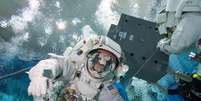 Astronauta Peggy Whitson treina debaixo d'água para missão na Estação Espacial Internacional  Foto: Nasa/Divulgação