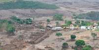 Área afetada pelo rompimento da barragem da Samarco, no distrito de Bento Rodrigues, zona rural de Mariana  Foto: Agência Brasil