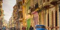 Andar pelas ruas da capital Havana parece uma volta ao passado  Foto: merc67/Shutterstock