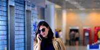 Isis Valverde embarcando no aeroporto Santos Dumont, no Rio de Janeiro  Foto: William Od / AgNews