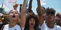 Na internet e nas ruas, mais brasileiras estão se manifestando em defesa da igualdade de gênero e do fim da violência   Foto: Agência Brasil