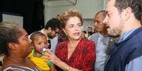 Dilma visita atingidos pelas fortes chuvas em São Paulo  Foto: Agência Brasil