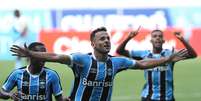 Bobô, jogador do Grêmio, comemora seu gol durante partida contra o Lajeadense, válida pela décima primeira rodada da primeira fase do Campeonato Gaúcho 2016  Foto: Roberto Vinicius/Gazeta Press