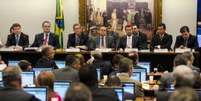 O ministro da Fazenda, Nelson Barbosa, e o professor de Direito Tributário da Uerj Ricardo Lodi durante reunião da Comissão Especial do Impeachment   Foto: Agência Brasil