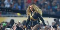 Beyoncé se apresenta no Super Bowl em 7/2/2016.  Foto: Robert Hanashiro-USA TODAY Sports / Reuters