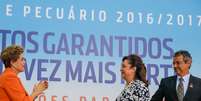 Dilma Rousseff e Katia Abreu durante apresentação do Plano Agrícola e Pecuário 2016/2017   Foto: Roberto Stuckert Filho/Fotos Públicas