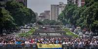 Manifestantes contrários ao governo de Nicolás Maduro realizam protestos na Venezuela  Foto: EFE