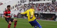 Lance durante a partida entre Ponte Preta SP e Flamengo RJ, válida pelo Campeonato Brasileiro 2016 – Série A, no estádio Moisés Lucarelli em Campinas, SP  Foto: Futura Press