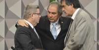 O ex-advogado-geral da União José Eduardo Cardozo conversa com o Raimundo Lira e Antonio Anastasia em reunião para discutir o cronograma da Comissão do Impeachment (Antonio Cruz/Agência Brasil)  Foto: Agência Brasil