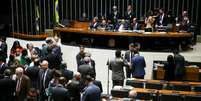 Em sessão extraordinária, Câmara aprovou a PEC da DRU com 340 votos favoráveis e 96 contrários  Foto: Agência Brasil