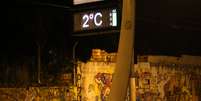 Termômetro marca 2ºC na região da Avenida Aricanduva, no Parque do Carmo, Zona Leste de São Paulo (SP)  Foto: Edison Temoteo / Futura Press