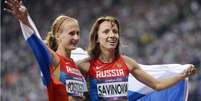 Mariya Savinova (dir.) venceu os 800m rasos em 2012 e Ekaterina Poistogova ficou em 3º: ambas foram acusadas de doping  Foto: EPA / BBCBrasil.com