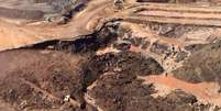 Rompimento da barragem  da mineradora Samarco destruiu o distrito de Bento Rodrigues, zona rural a 23 quilômetros de Mariana, em Minas Gerais  Foto: Agência Brasil