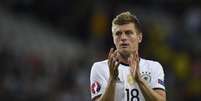 
                        
                        
                    Kroos está disputando a Eurocopa com a seleção alemã, que está nas semifinais (Foto: Martin Bureau / AFP)  Foto: Lance!