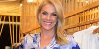 Ana Hickmann reprova den&uacute;ncia de promotor contra o cunhado por hom&iacute;cidio. Apresentadora publicou uma imagem com a palavra 'indigna&ccedil;&atilde;o', na manh&atilde; desta sexta-feira, 8 de junho de 2016  Foto: AGNews / PurePeople